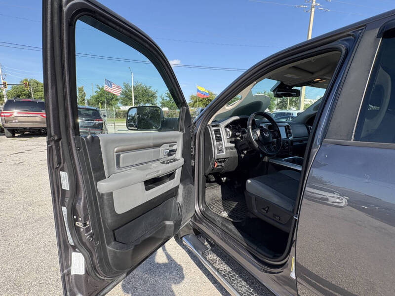 2017 RAM 1500 SLT