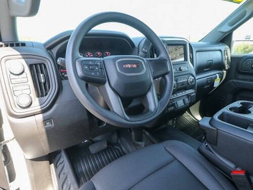 2025 GMC Sierra 2500HD Pro