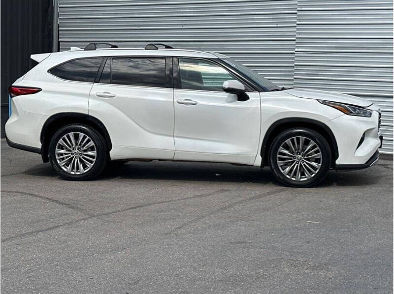 2021 Toyota Highlander Platinum