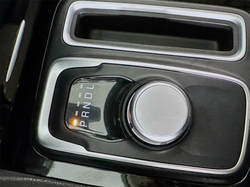 2023 Chrysler 300 Touring L