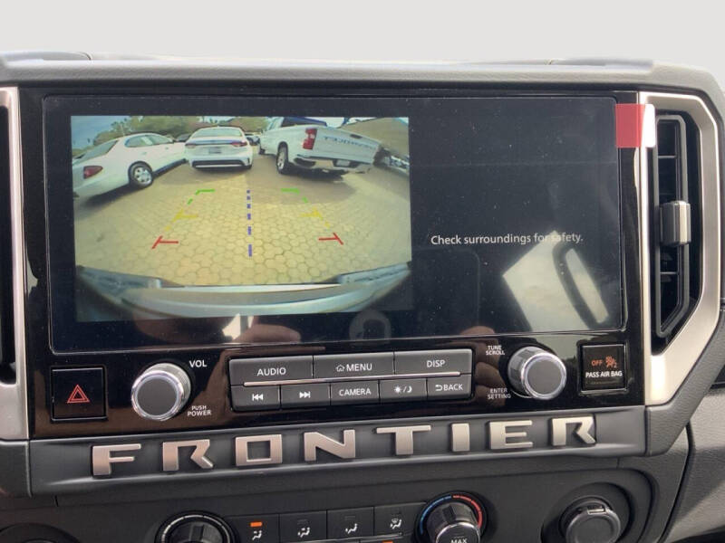 2025 Nissan Frontier SV