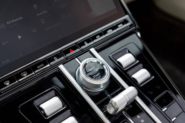 2026 Aston Martin Vantage Roadster