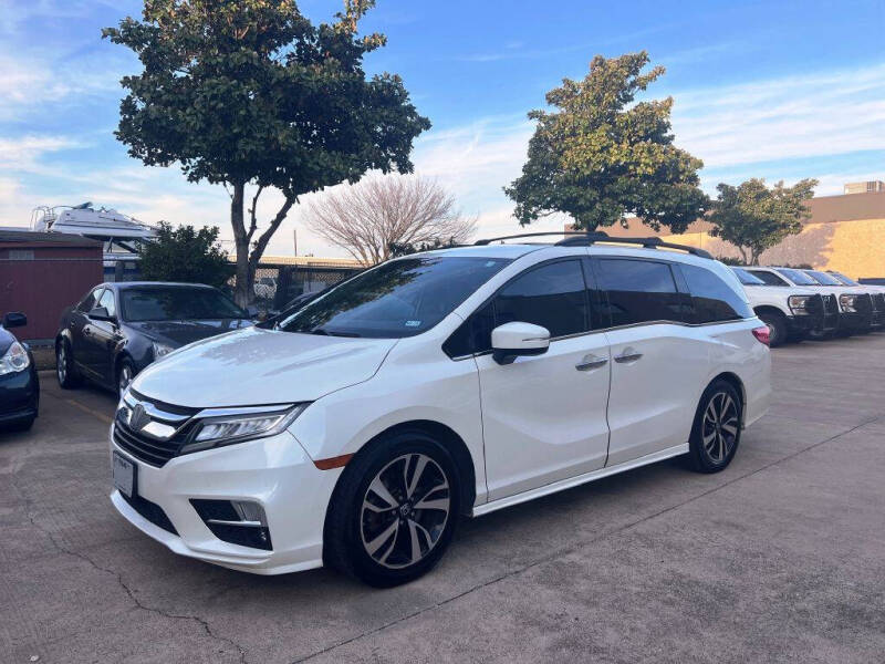 2018 Honda Odyssey Elite's photo