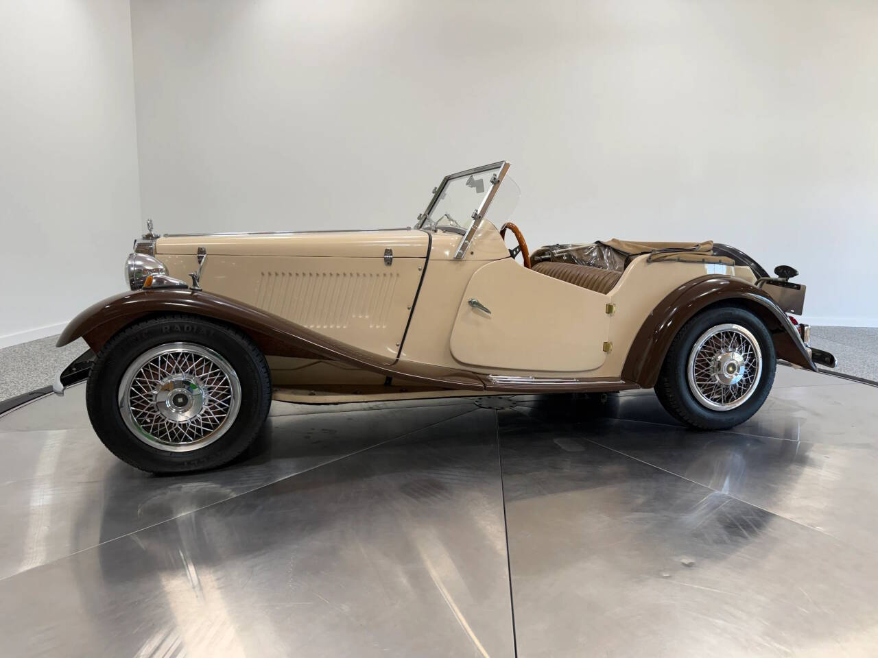 2011 Sp Constr MG Replica 10