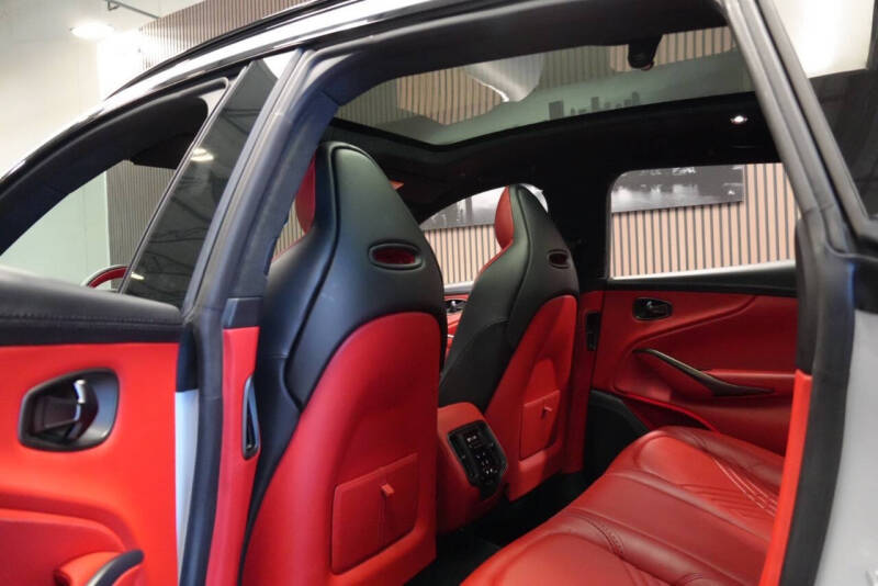 2021 Aston Martin DBX
