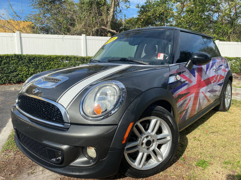 2011 MINI Cooper for sale at Hot Deals On Wheels in Tampa FL