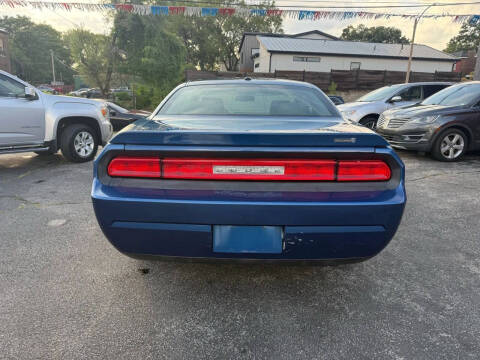 2009 Dodge Challenger SE