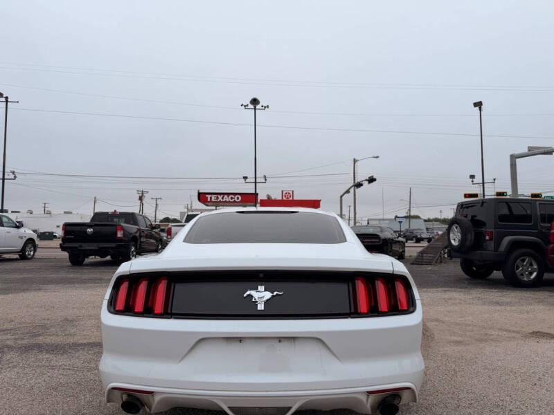 2017 Ford Mustang V6
