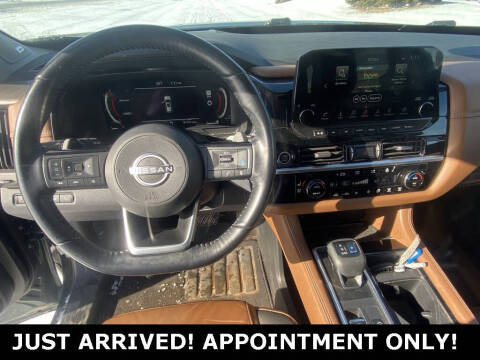 2022 Nissan Pathfinder Platinum