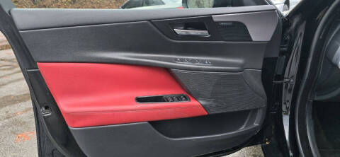 2017 Jaguar XE 35t R-Sport