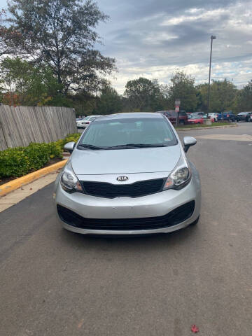 2013 Kia Rio for sale at Super Bee Auto in Chantilly VA