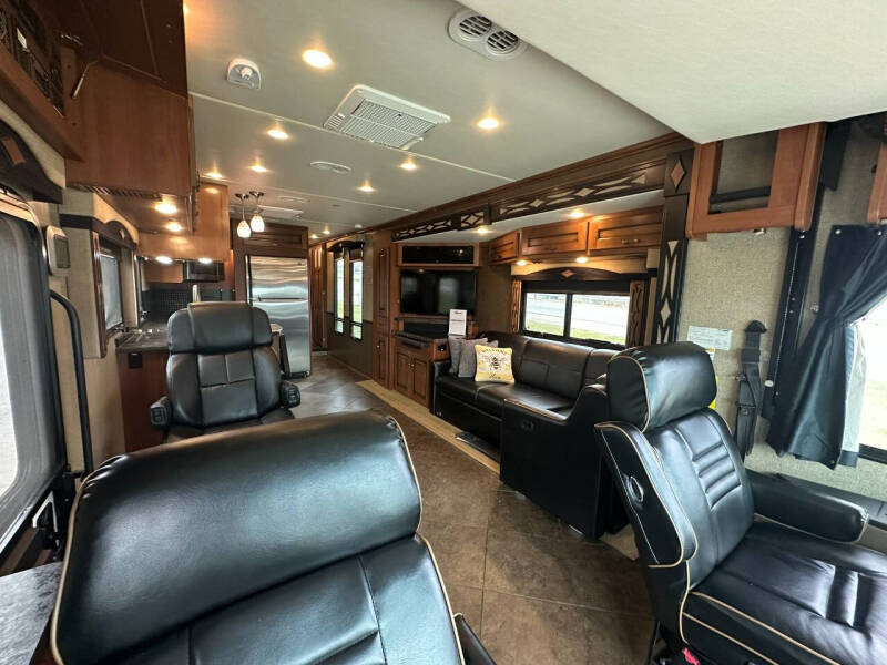 2015 Fleetwood RV Excursion 35B