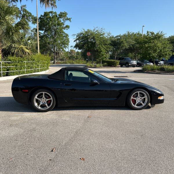 2003 Chevrolet Corvette 13