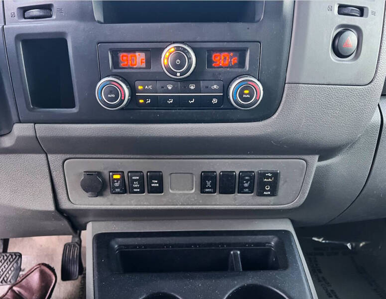 2016 Nissan NV 3500 HD SL