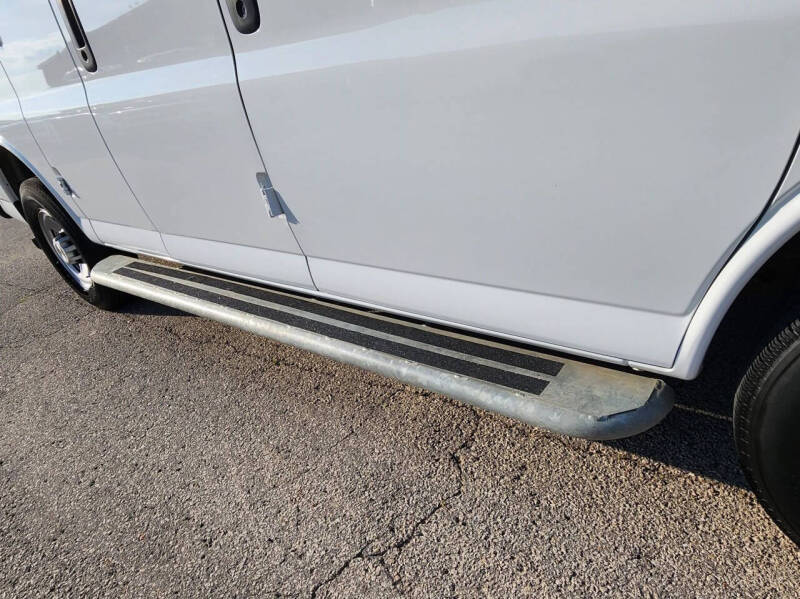 2023 Chevrolet Express 2500