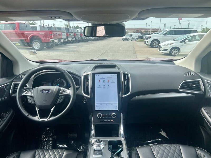 2024 Ford Edge Titanium