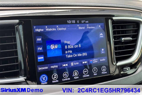 2017 Chrysler Pacifica Touring-L Plus