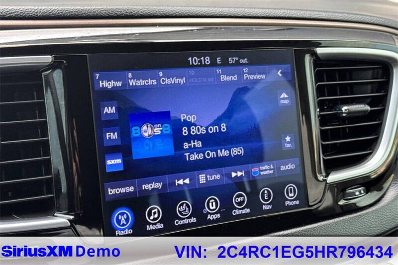 2017 Chrysler Pacifica Touring-L Plus