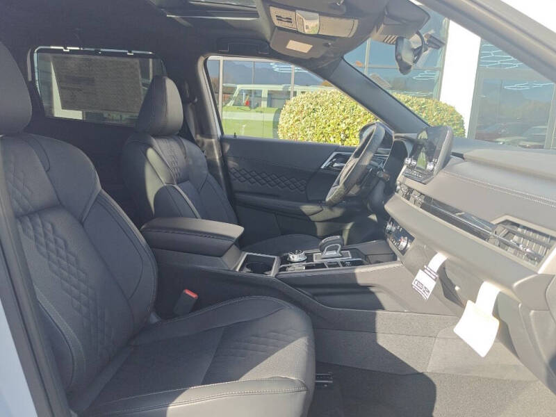 2025 Mitsubishi Outlander PHEV SEL Black Edition