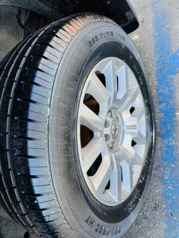 2011 Nissan Pathfinder LE