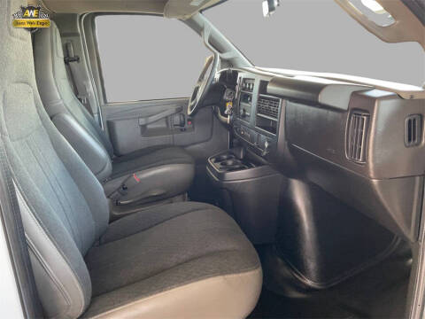 2023 Chevrolet Express 2500