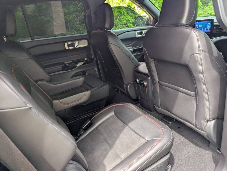 2024 Ford Explorer ST-Line