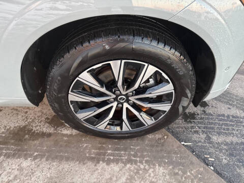 2025 Volvo XC60 B5 Plus Dark Theme