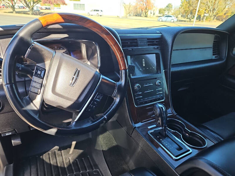 2017 Lincoln Navigator Select