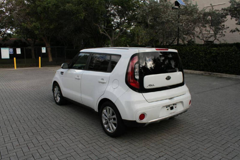 2017 Kia Soul +