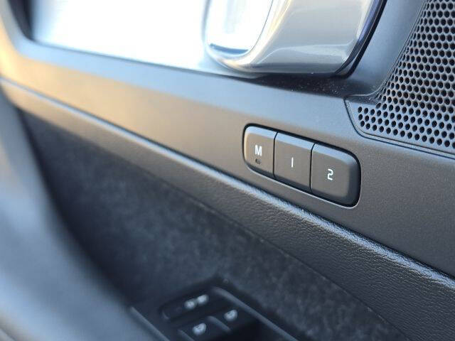 2020 Volvo XC40 T5 Momentum