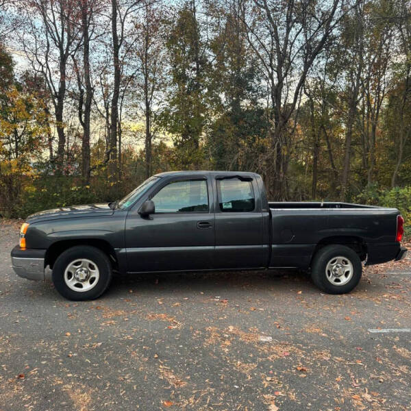 2003 Chevrolet Silverado 1500 LS photo 4