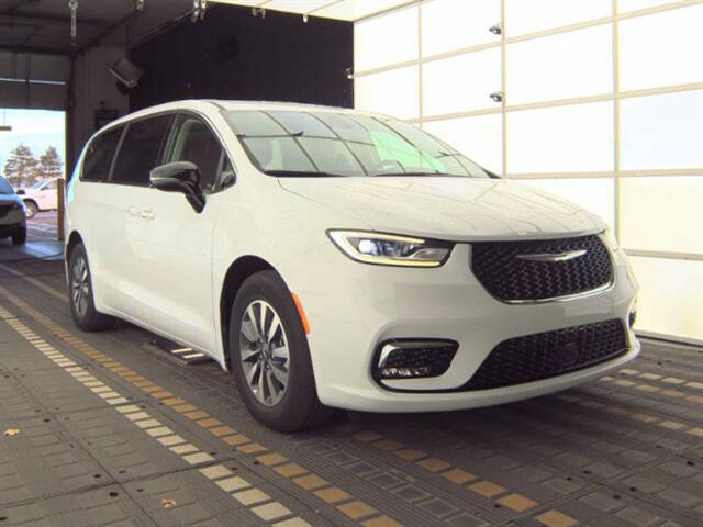 2024 Chrysler Pacifica Plug-In Hybrid
