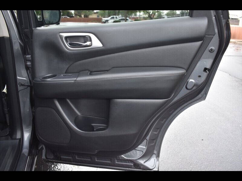 2019 Nissan Pathfinder SL