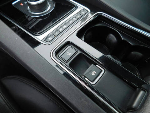 2019 Jaguar F-PACE 25t Premium