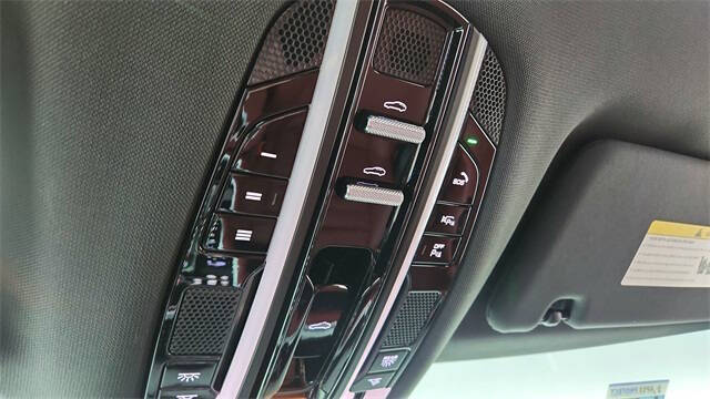 2023 Porsche Panamera Platinum Edition