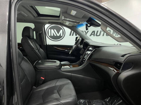 2016 Cadillac Escalade Luxury Collection