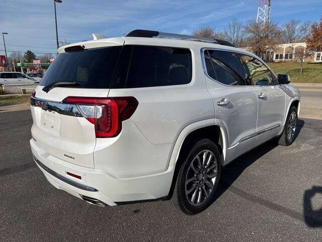 2023 GMC Acadia Denali