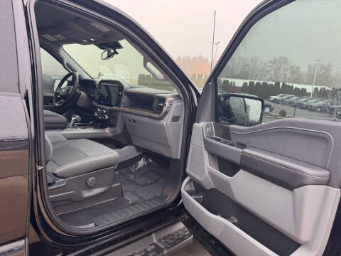 2025 Ford F-150 Lightning XLT