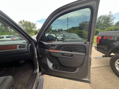 2011 GMC Yukon XL SLE