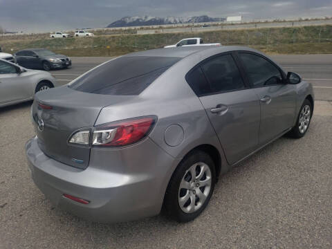 2013 Mazda MAZDA3 i Sport