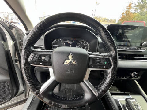 2022 Mitsubishi Outlander SE