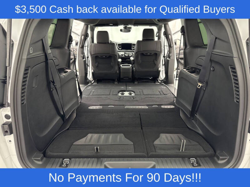 2026 Chrysler Pacifica Select