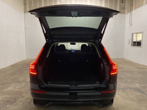 2025 Volvo XC60 B5 Plus Dark Theme