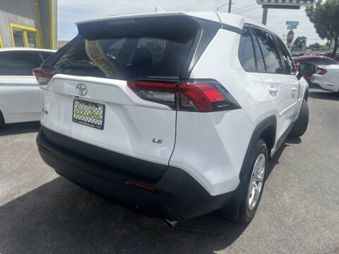 2024 Toyota RAV4 LE