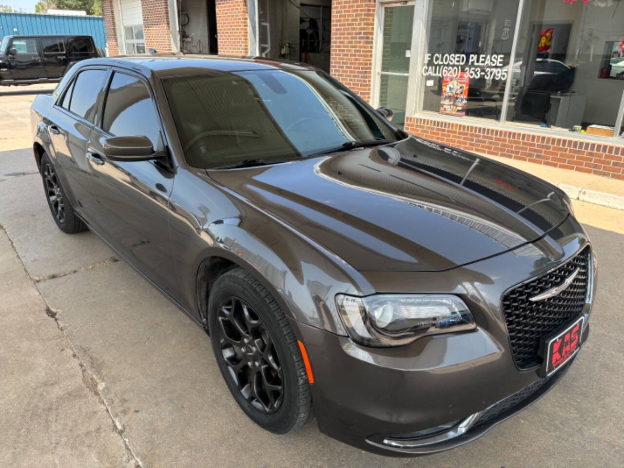 2019 Chrysler 300 for sale at Kansas Auto Sales in Ulysses, KS