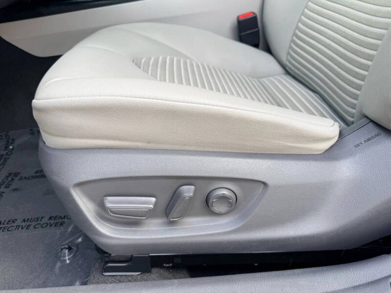 2019 Toyota Camry Hybrid