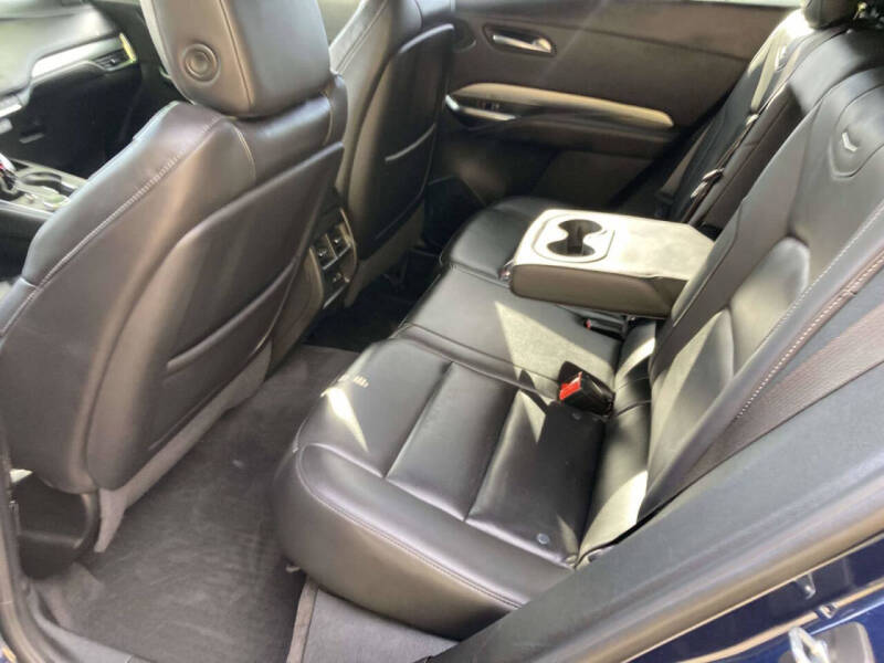 2022 Cadillac XT4 Premium Luxury