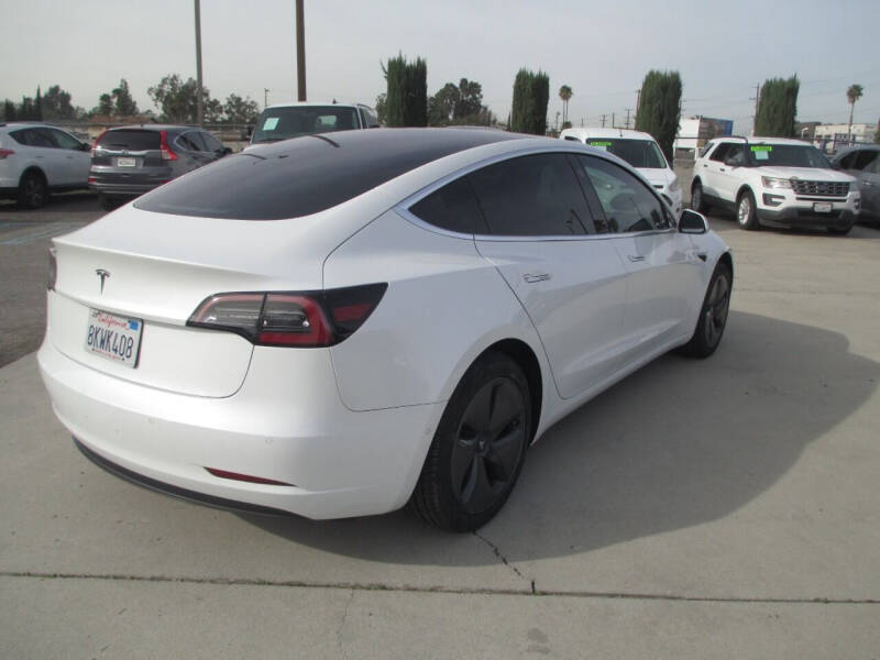 2019 Tesla Model 3 Base photo 5