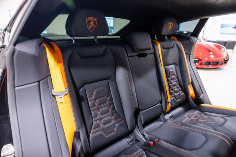 2025 Lamborghini Urus SE