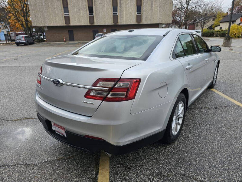 2015 Ford Taurus